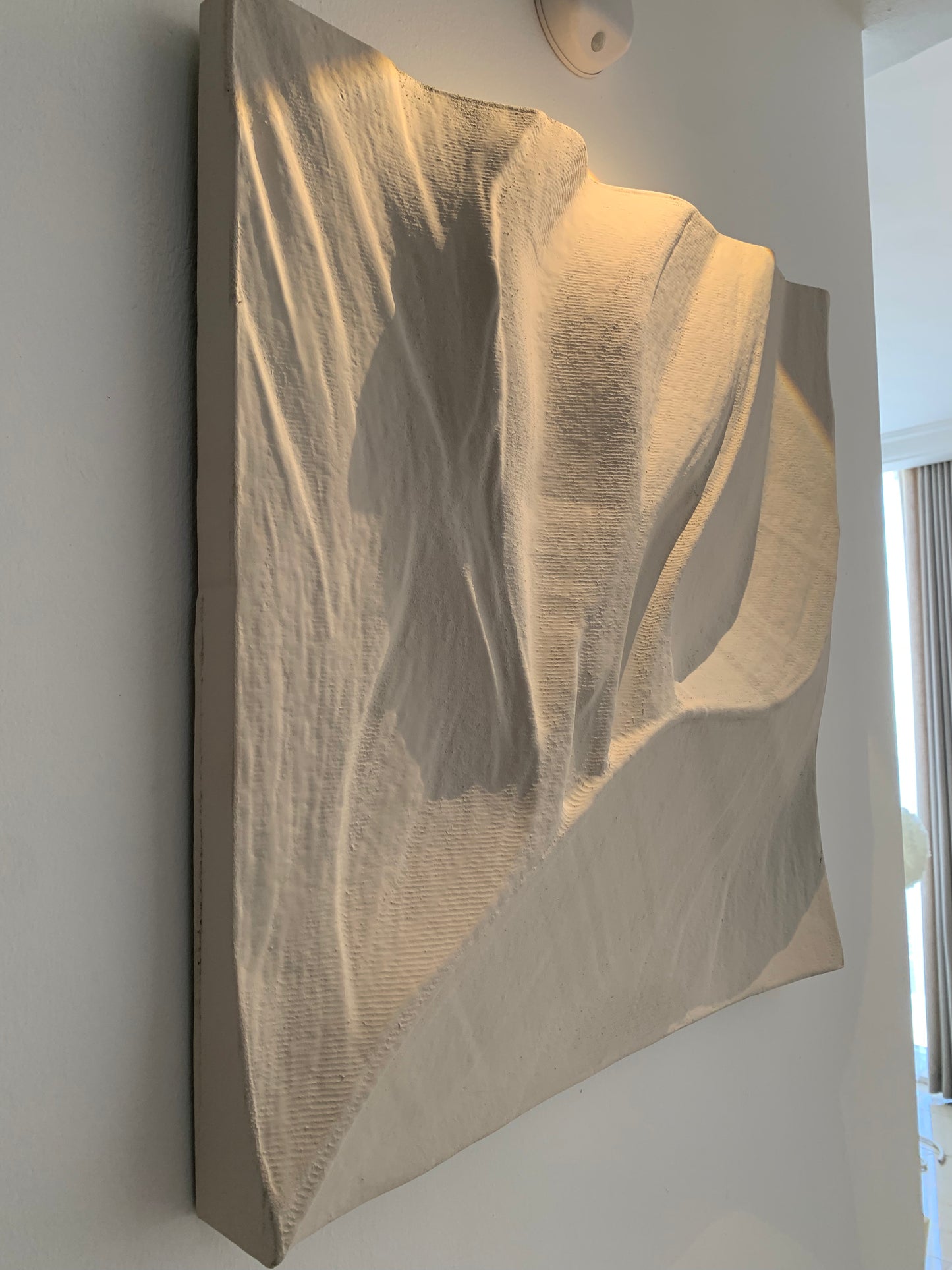 Minimalist Wood Carving – Handcrafted Wall Art